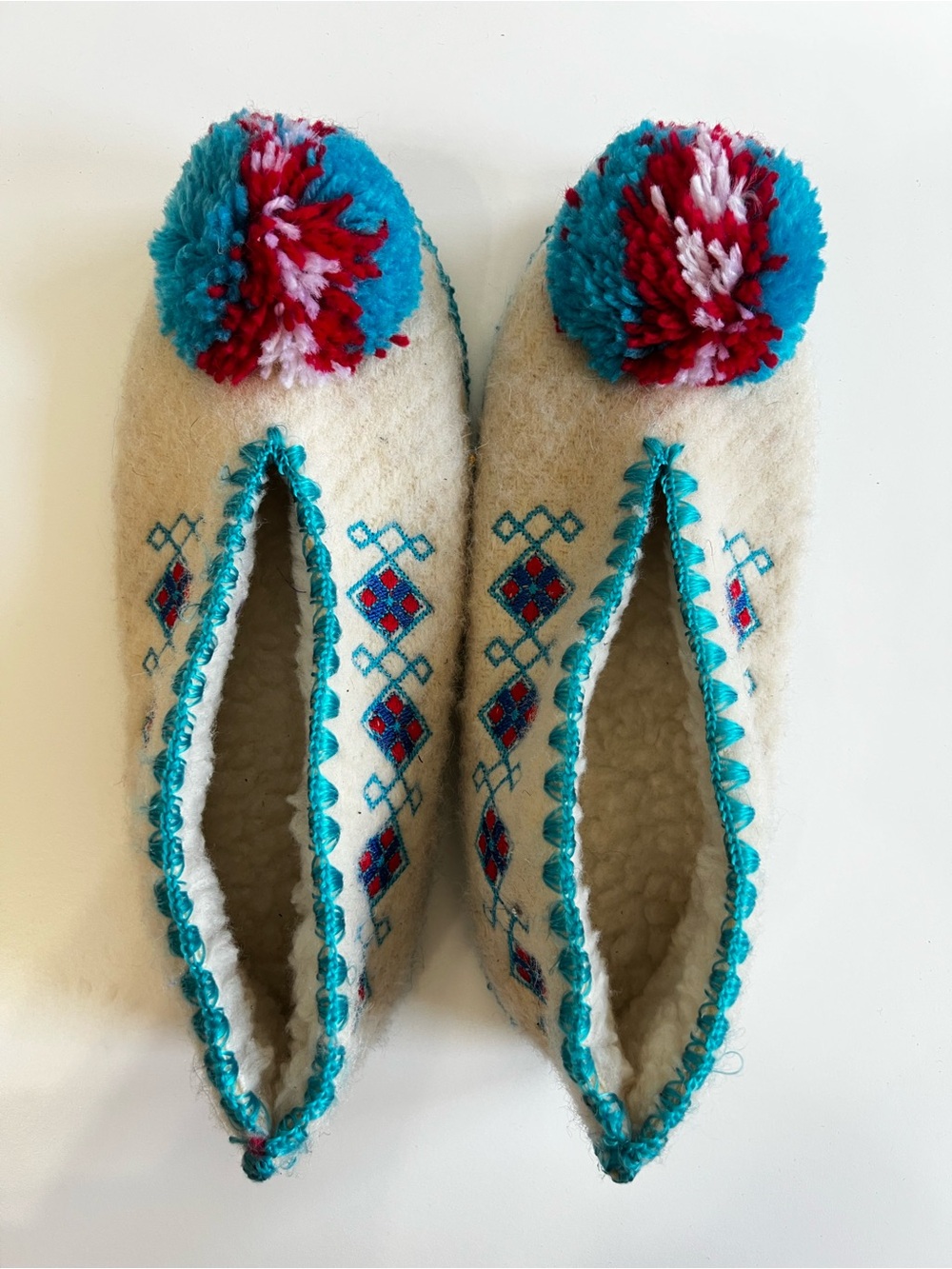 Handmade Traditional Greek Slippers Wool Leather Pom Pom Embroidered Bohemian 40 - Picture 3 of 7